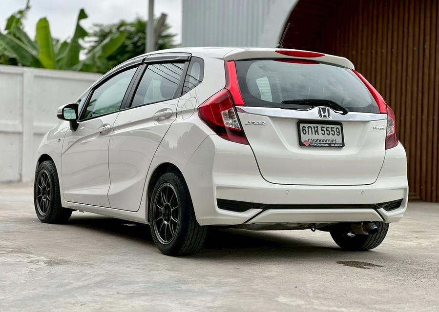 ปี 2018 HONDA JAZZ, 1.5 i-VTEC V รถสวยเดิม เช็คศูนย์ทุกระยะ