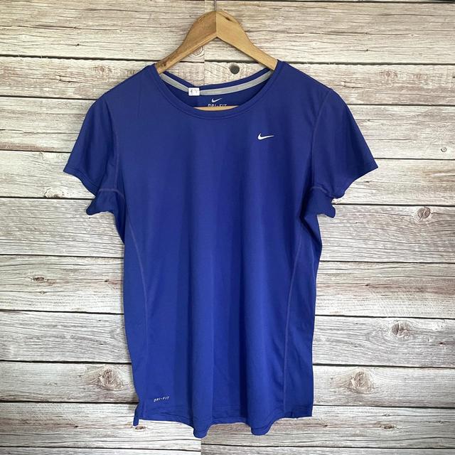 nike เสื้อกีฬามือสอง