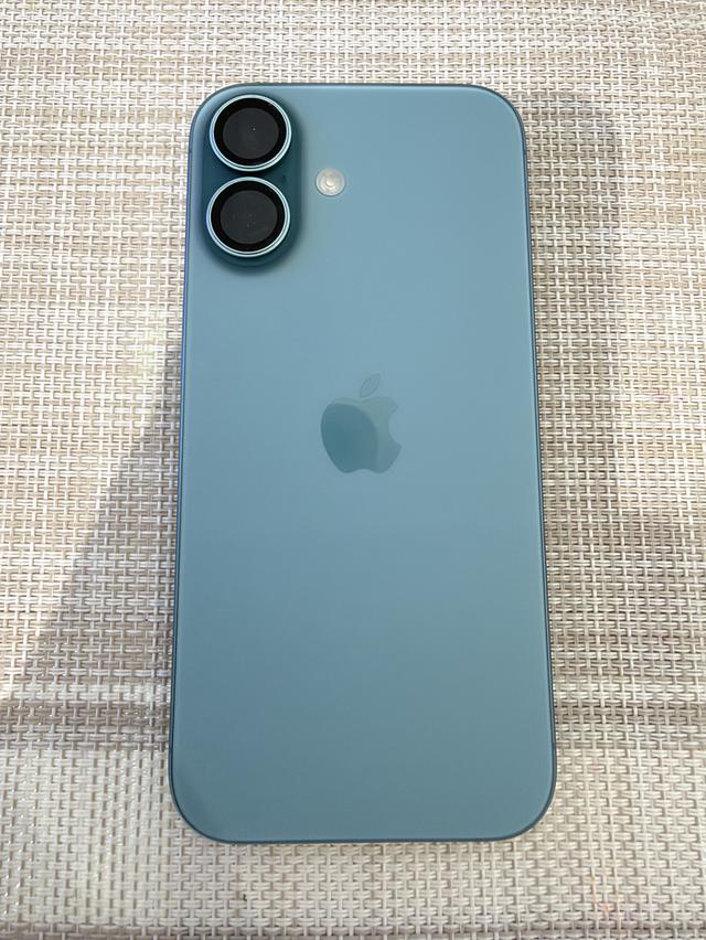 iPhone 16 สีเขียว 128 รับเทิร์นเครื่องเก่าให้ราคาสูง