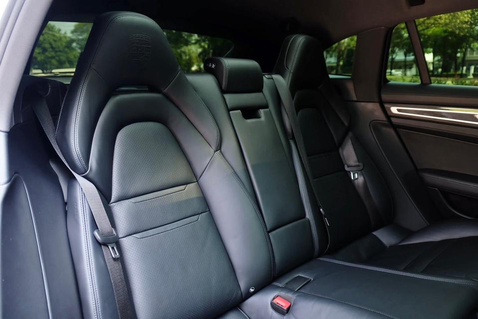 Porsche Panamera Sport Turismo 4 E-Hybrid รูปที่ 12
