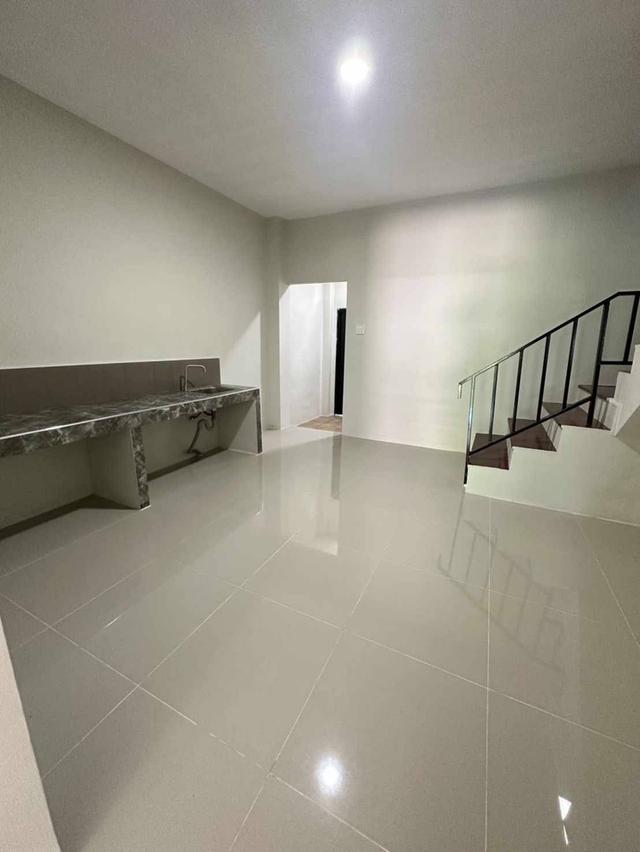 Newly Townhouse for sale with Chanote Title At Chanthaburi 4