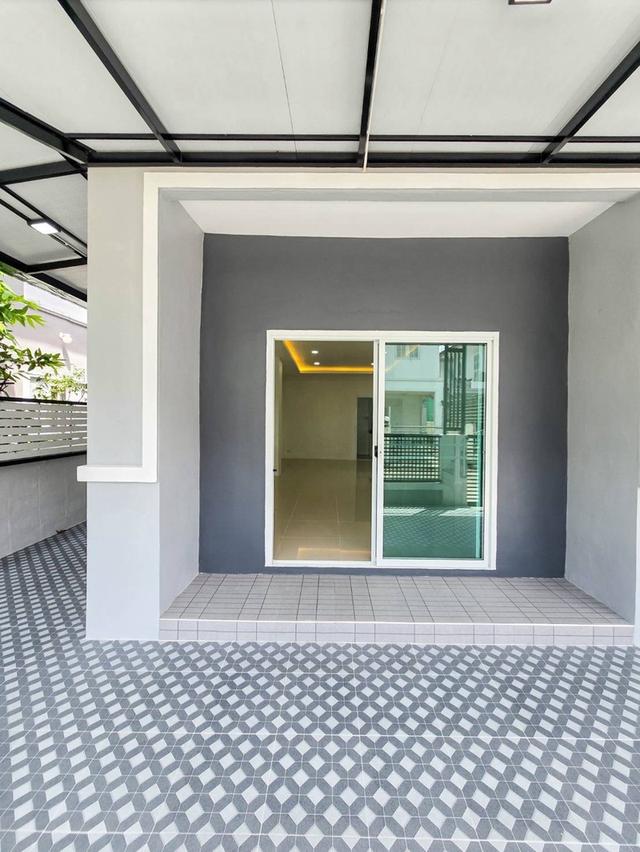 หมู่บ้านบุรีรมย์ คู้บอน 41บ้านแฝด รีโนเวทเนื้อที่ 37 ตร.ว.ทำเลคนตามหา 4