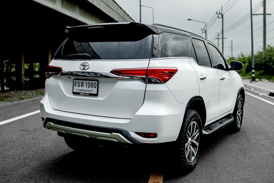 Toyota Fortuner 2.4V ปี18 8