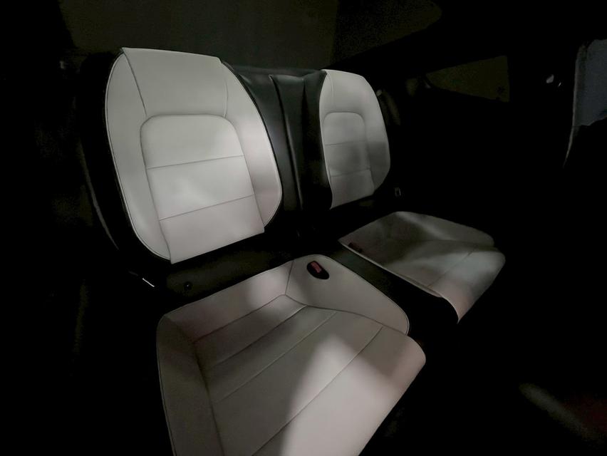 Ford Mustang 2.3 EcoBoost Coupe เลขไมล์เพียง 66,xxx Km. สีดำดุดัน ปี 2016 ภายใน Two-Tone หายากกกมากกก 17