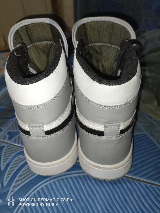 Nike Air Jordan 1 Mid "Light Smoke Grey รูปที่ 8
