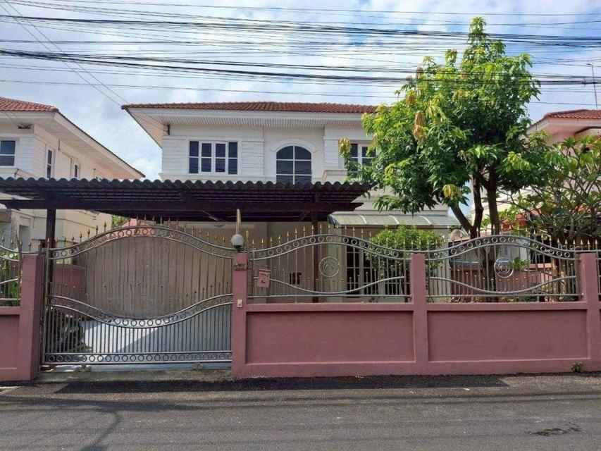 ขายบ้านเดี่ยวมือสอง โครงการบิวตี้เฮ้าส์ 4 (Beauty House 4) กาญจนาฯ-ราชพฤกษ์ เนื้อที่ 56.9 ตร.ว.  ใกล้โรงเรียนเทพศิรินทร์ เพียง 5 นาทีถึงทางด่วนศรีรัช