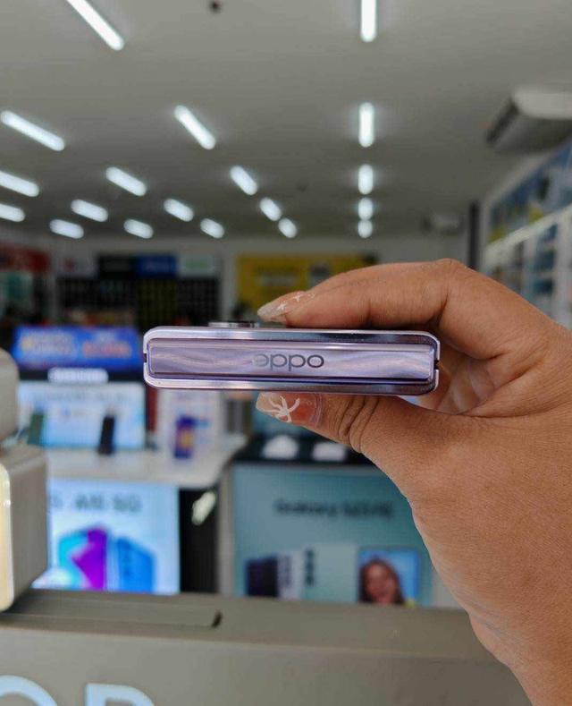 พร้อมขาย Oppo Find N2 Flip  3