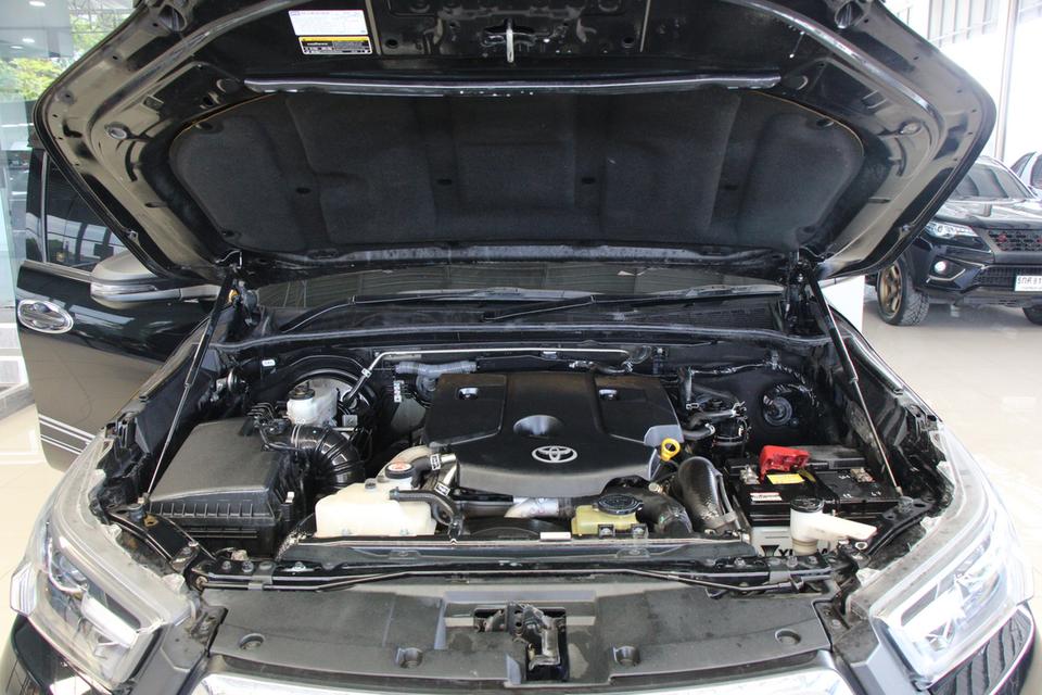 Toyota Revo 2.4 Rocco  10