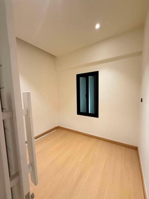 ขายทาวน์เฮ้าส์ 2 ชั้น ลาดพร้าว 41 Modern Minimal รีโนเวทใหม่ ใกล้รถไฟฟ้า MRT ภาวนา 8