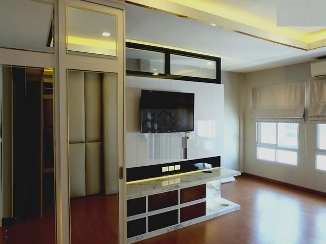 ขาย ทาวน์โฮม 3 ชั้น บ้านกลางกรุง เดอะรอยัล เวียนนา รัชวิภา ติดถนนรัชดาภิเษก ซอยรัชดาภิเษก 27/1 ใจกลางเมืองย่านธุรกิจ ใกล้ทางด่วนศรีรัช 9