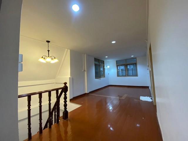 ให้เช่าบ้านใกล้บีทีเอสแบริ่ง 1 kmใกล้โรงเรียน St.Andrews Sukhumvit Bangkok และ โรงเรียนนานาชาติ Bangkok Pattana ติดถนนลา 5