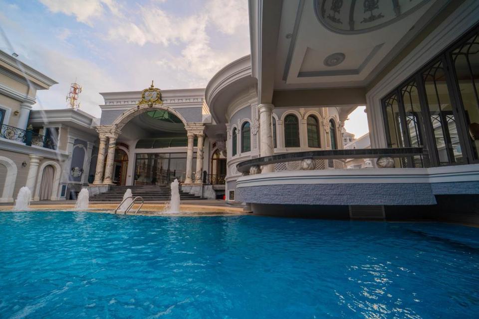 บ้าน ขายคฤหาสน์หรู พุทธมณฑลสาย 3 ราคา 250 ล้านบาท ตกแต่งสวยหรูพร้อมเข้าอยู่ 10