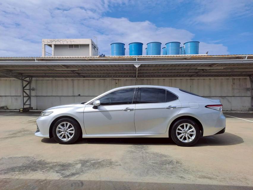 Toyota Camry 2.0 g ปี 2019 รถสภาพสวยมือเดียวจากป้ายแดง