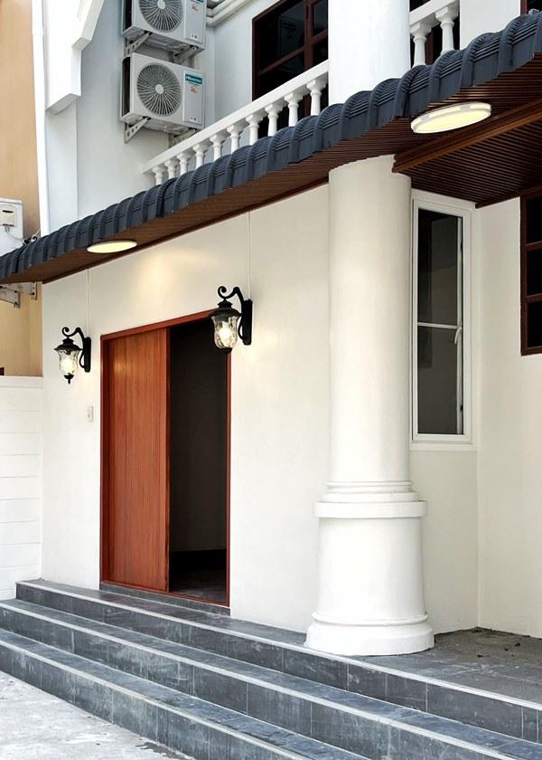 (Owner Post) ปล่อยเช่า WHITE MANSION – บ้าน 5 ชั้นหรู ใจกลางกรุงเทพฯ ทองหล่อซอย 25 ใกล้บีทีเอส โทร 06-3559-5941 2