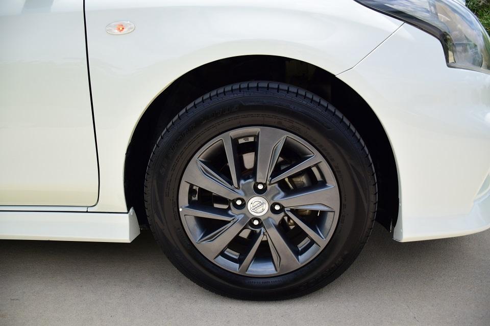 ผ่อน 38xxบาท ปี17 วิ่ง85xxx โล /บุ๊คเซอร์วิส /ออโต้ CD ABS AIRBAG ภายในสวยกิ๊ฟ /ไม่เคยชน ยาง DUNLOP ใหม่กิ๊ฟ/ขับดี ช่วงล่างแน่นๆ /โทร0957401229 10
