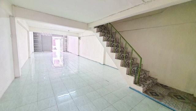 พัฒนาการ8-19 MRT รามคำแหง 12 1.6 กม.เช่าทาวน์เฮาส์ 3.5 ชั้น 20 ตร.วา.260 ตร.ม.ม.เกษมบัณฑิต 2.3 กม.3 นอน 2 น้ำ เดอะมอลล์  3