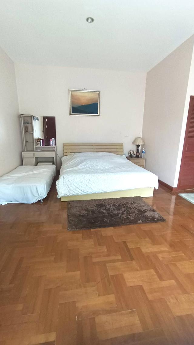 Vายบ้านภูฟ้าสวยพร้อมอยู่ดิดถนนธนะรัชต์เขาใหญ่ อำเภอปากช่องจังหวัด 3