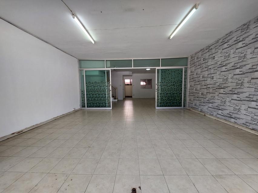 ให้เช่าราคาถูกทาวน์โฮม 2 ชั้น 3 ห้องนอน , 2 ห้องน้ำ , 1 โถงลึก , 1 ลานซักล้างมีหลังคา, จอดรถหน้าบ้านได้ 1 คัน หมู่บ้านพนาลี 1 ซอยเทียนทะเล 32 5