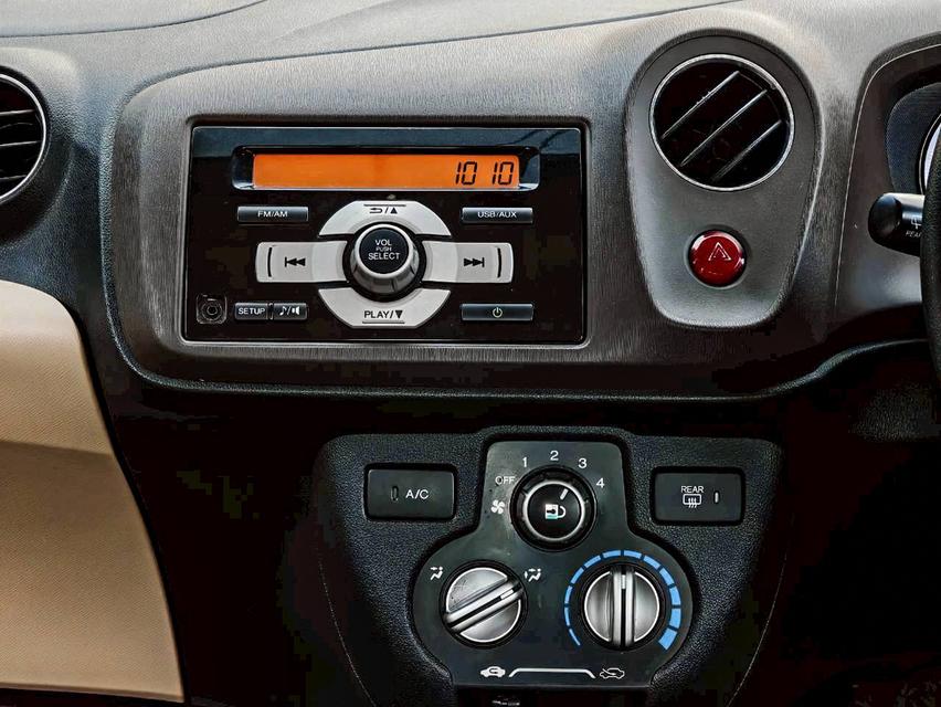 2014 HONDA BRIO 1.2V 7