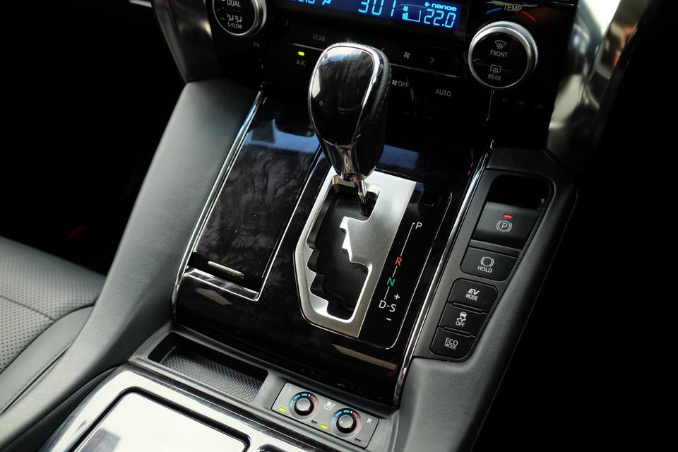 Toyota Alphard 2.5 SR-C Package ปี 2022 สีขาว ไมล์น้อย รถสวยพร้อมใช้สุด รูปที่ 16