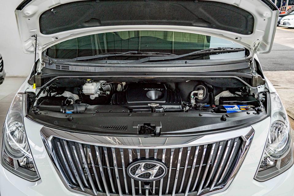 รหัสรถ NP752 HYUNDAI GRAND STAREX 2.5 PREMIUM 2018 18