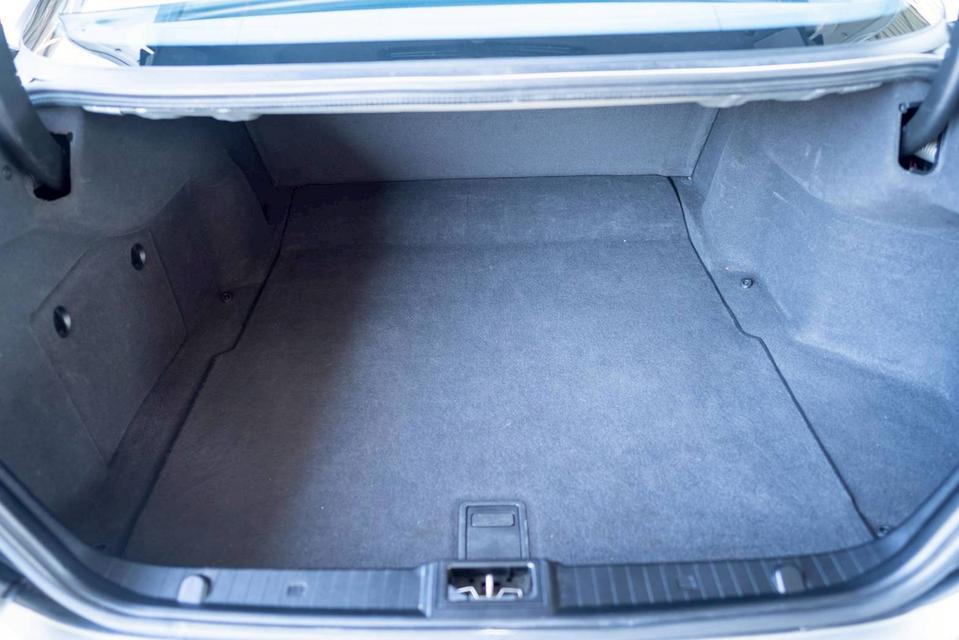 BENZ E240 AVANTGARDE (W211) ปี 2004 8