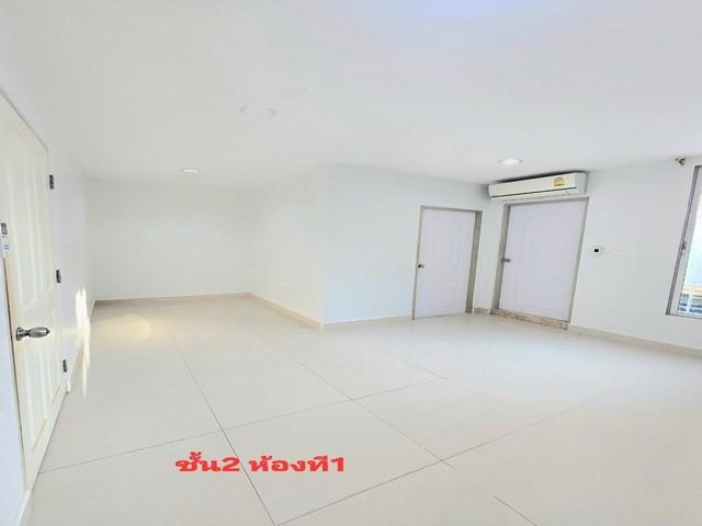 รหัสC7239 ให้เช่าทาน์โฮม 4ชั้น บ้านกลางเมืองบริติชทาวน์ ศรีนครินทร์ ศรีด่าน 24 ทำโฮมออฟฟิศได้ 2