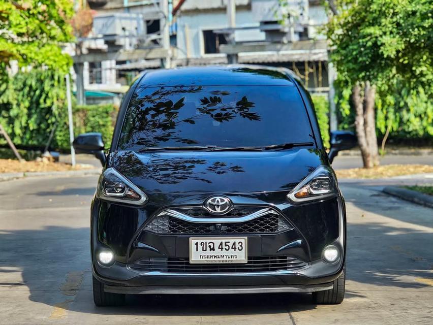 Toyota sienta 1.5 V ตัวท็อป