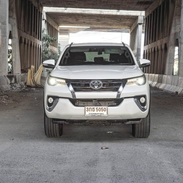 ขาย Toyota Fortuner 2.4V ปี16 2