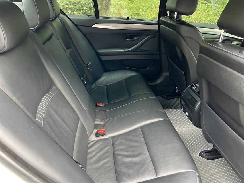 BMW 528i M Sport LCI F10 12