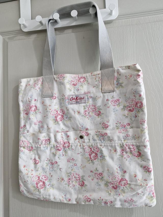 กระเป๋า Cath Kidston