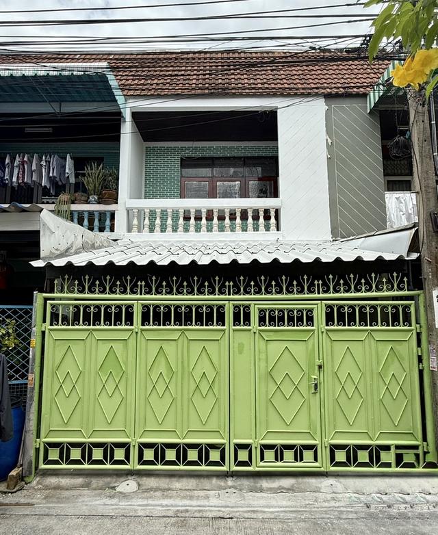 ขายทาวน์เฮาส์ 2 ชั้น ราคาถูก เพชรเกษม 54 แยก 4 ขนาด 17 ตร.ว. ใกล้MRT ภาษีเจริญ ซีคอน บางแค 1