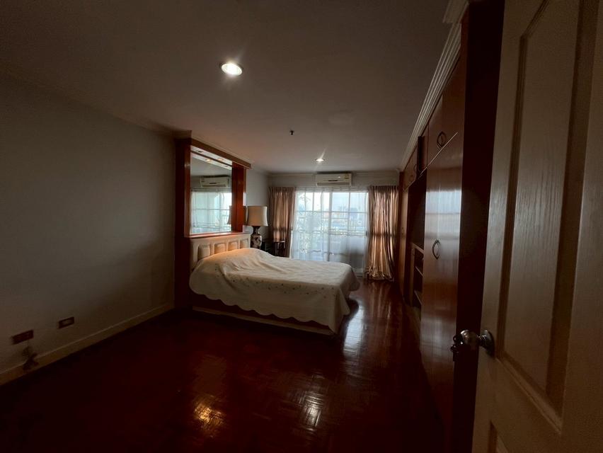 The Executive Regent, Nang Linchee Road 20