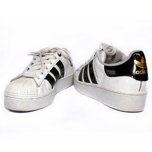 Adidas รองเท้าผ้าใบมือสอง Superstar สีขาว สภาพงามๆ จัดส่งฟรี!!! เก็บปลายทาง 6