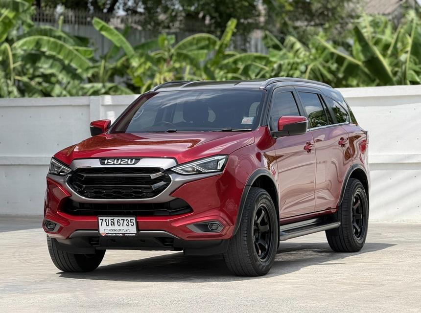 2023 ISUZU MU-X, 3.0 ULTIMATE 2WD โฉม ปี20-ปัจจุบัน สีแดง เกียร์ออโต้ มือเดียวป้ายแดง