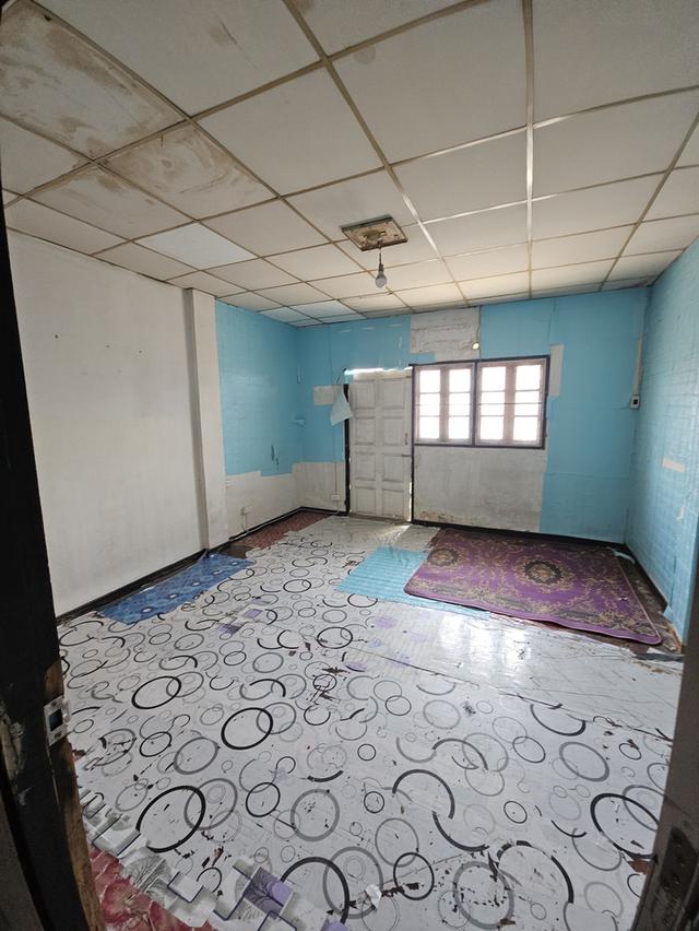 ขายทาวน์เฮ้าส์ หมู่บ้านบุษบาวิลล์ นนทบุรี ฿ 1,100,000  ขายทาวน์เฮ้าส์ หมู่บ้านบุษบาวิลล์ (Butsaba Ville)  บ้านเลขที่ 89/115 ซอย 2 ซ.บางรักน้อย 1/3 ท่า 6