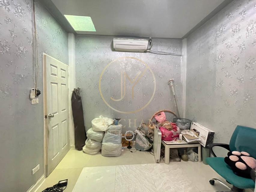บ้านราคาล้านต้นๆ พร้อมอยู่ ทำเลดี ติดถนนเมน ค้าขายได้ ขายด่วน ทาวน์เฮ้าส์ชั้นเดียว หมู่บ้านบัวคลี่ 9 ลาดหลุมแก้ว ราคาเพียง 1,100,000 บาท (ต่อรองได้) 14