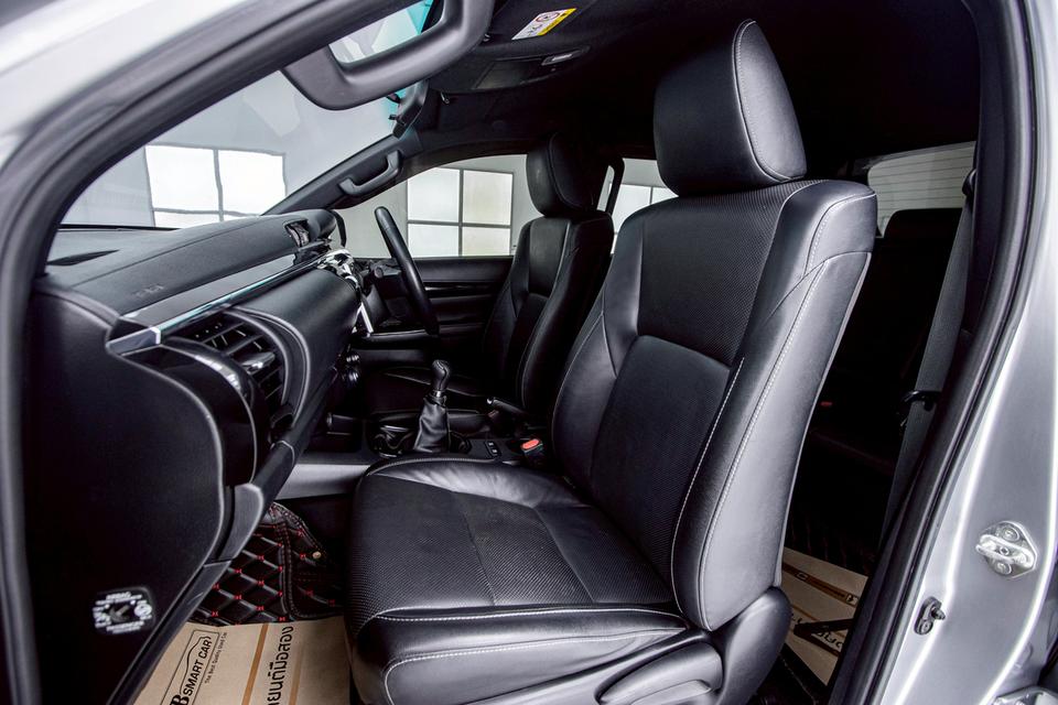 TOYOTA HILUX REVO 2.4 DOUBLE CAB ROCCO PRERUNER NAVI 2019  5