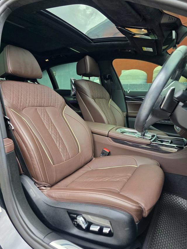 BMW 745Le xDrive M Sport G12 LCI สีดำ ปี 2021 ไมล์ 20,000 กม. รูปที่ 8