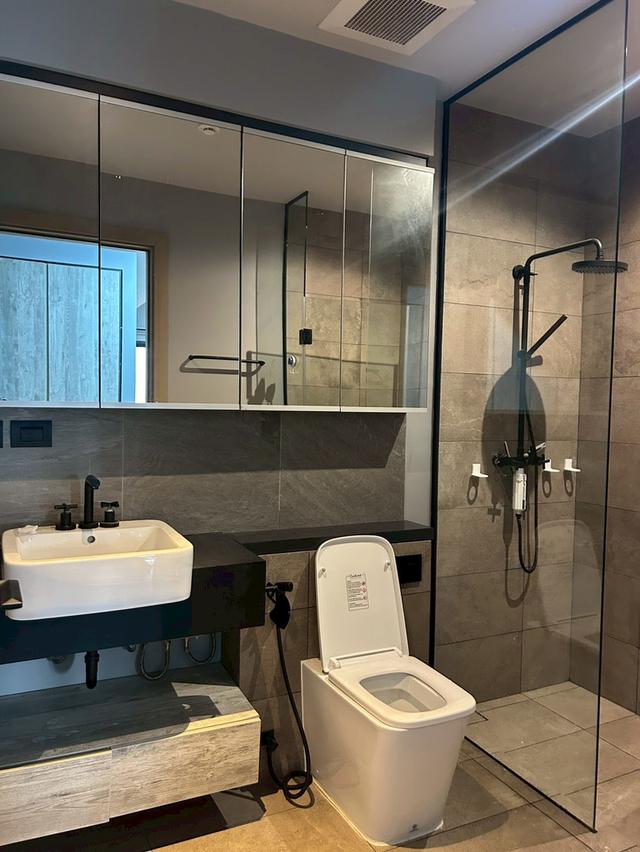 ขายคอนโดหรู: The Lofts Asoke 16