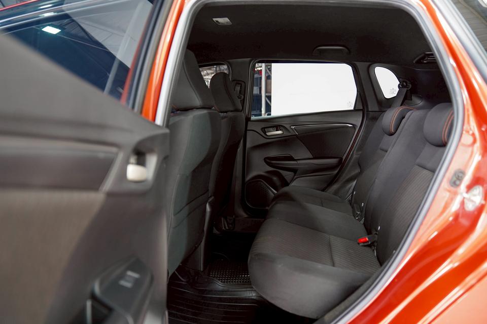 ขายรถยนต์มือสอง Honda Jazz 1.5RS รูปที่ 16