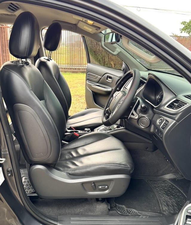 Mitsubishi Triton2.4GT Auto 4WD Premium รูปที่ 7