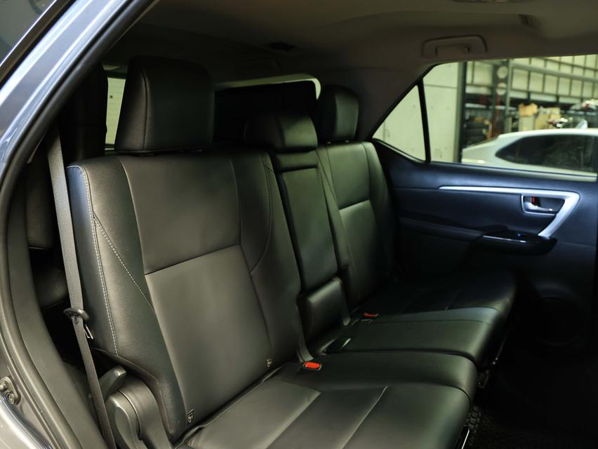 2022 Toyota FORTUNER 2.4 (ปี 15-25) Leader V 4WD SUV AT B5497 รูปที่ 18