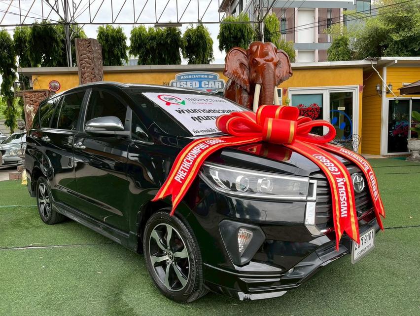 TOYOTA INNOVA CRYSTA เครื่อง 2.8cc รุ่นPREMIUM AUTO ปี 2022