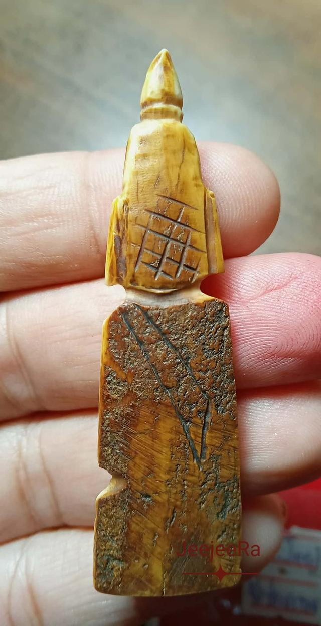 เก่าฉ่ำ แกะเดิมๆไม่ทราบศิลป์ที่ไหน