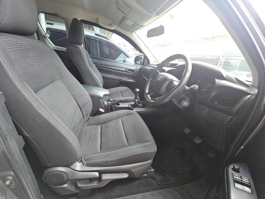 Toyota #Revo 2.4 cab entry เกียร์ธรรมดา ปี 2023 สีเทาเข้ม เครื่องดีเซล รูปที่ 8