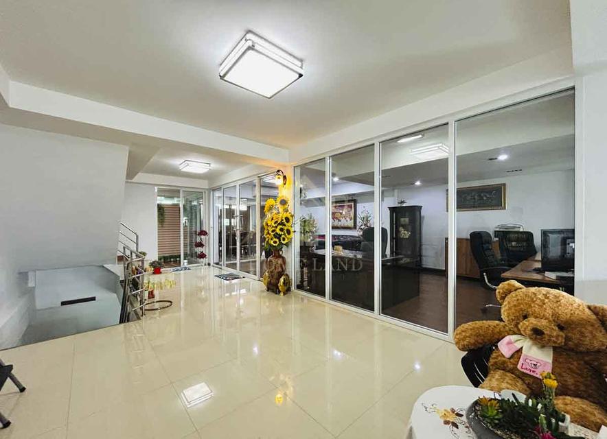 ตึกแถว 3.5 ชั้น 2 คูหา ติด ถ. เลียบวงแหวนประชาอุทิศ ทุ่งครุ (หลังมุม) 3