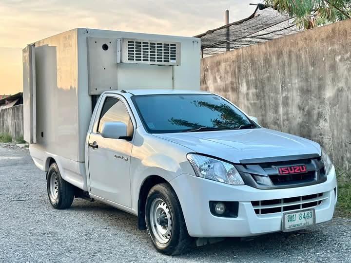 Isuzu Dmax ปี 2012 ตู้เย็น