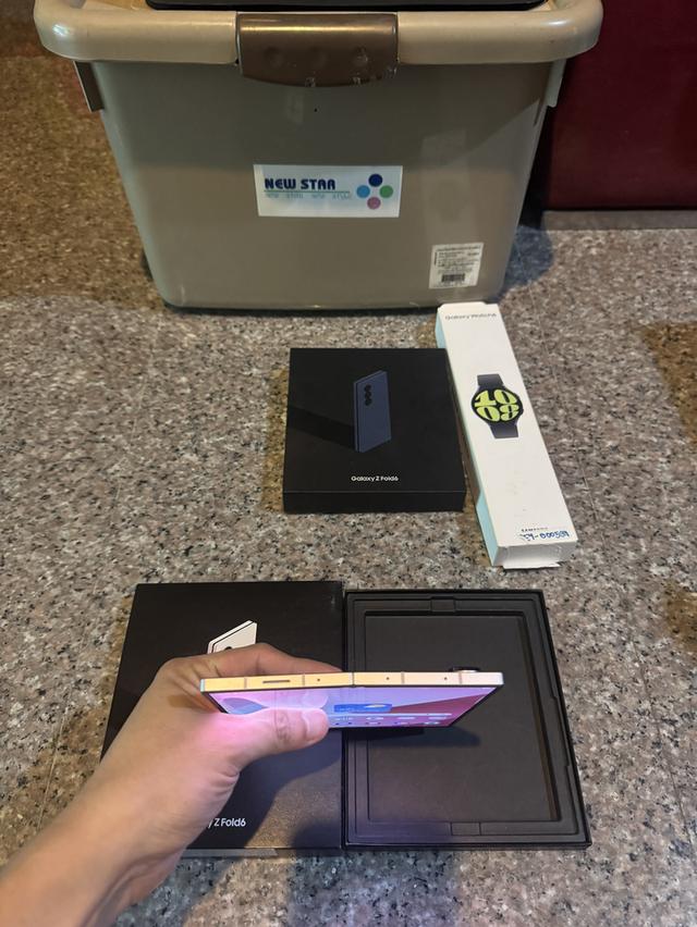 ขายๆๆๆถูกSamsungFold6สีใหม่หายาก Pink Shadow 256กิ๊กมีกล่องอีมี่ตรงสูนTrueสภาพสวยการใช้งานดีเยี่ยมทุกๆฟังชั่นเครื่องรีสโตได้ตลอดไม่มีติดแอคเค้าใดๆคับ รูปที่ 3