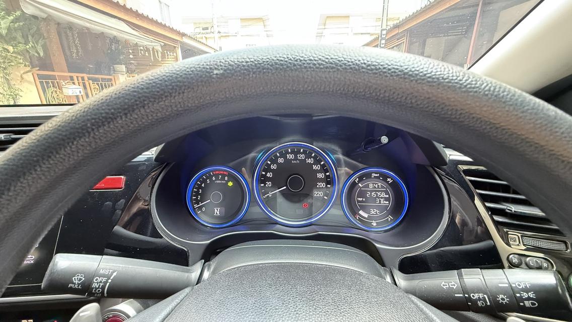 Honda City ปี 2014 รุ่นท็อป เครื่องยนต์ 1.5 ลิตร สีดำ รูปที่ 2